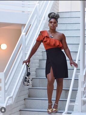 Alaïa Paris Brown Midi Skirt with Button Waist Detail